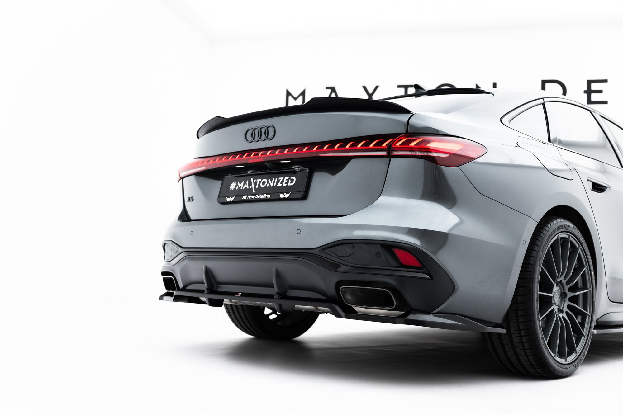Maxton Design Achtersplitter (met verticale spijlen) Audi A5 S-Line Sedan / Avant B10