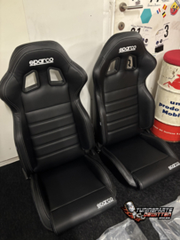 🔥🔥Deze Kwalitatieve Sparco Kuipstoelen geleverd voor onze klant inclusief Frames & Sledes voor zijn Mini Cooper R50🔥🔥