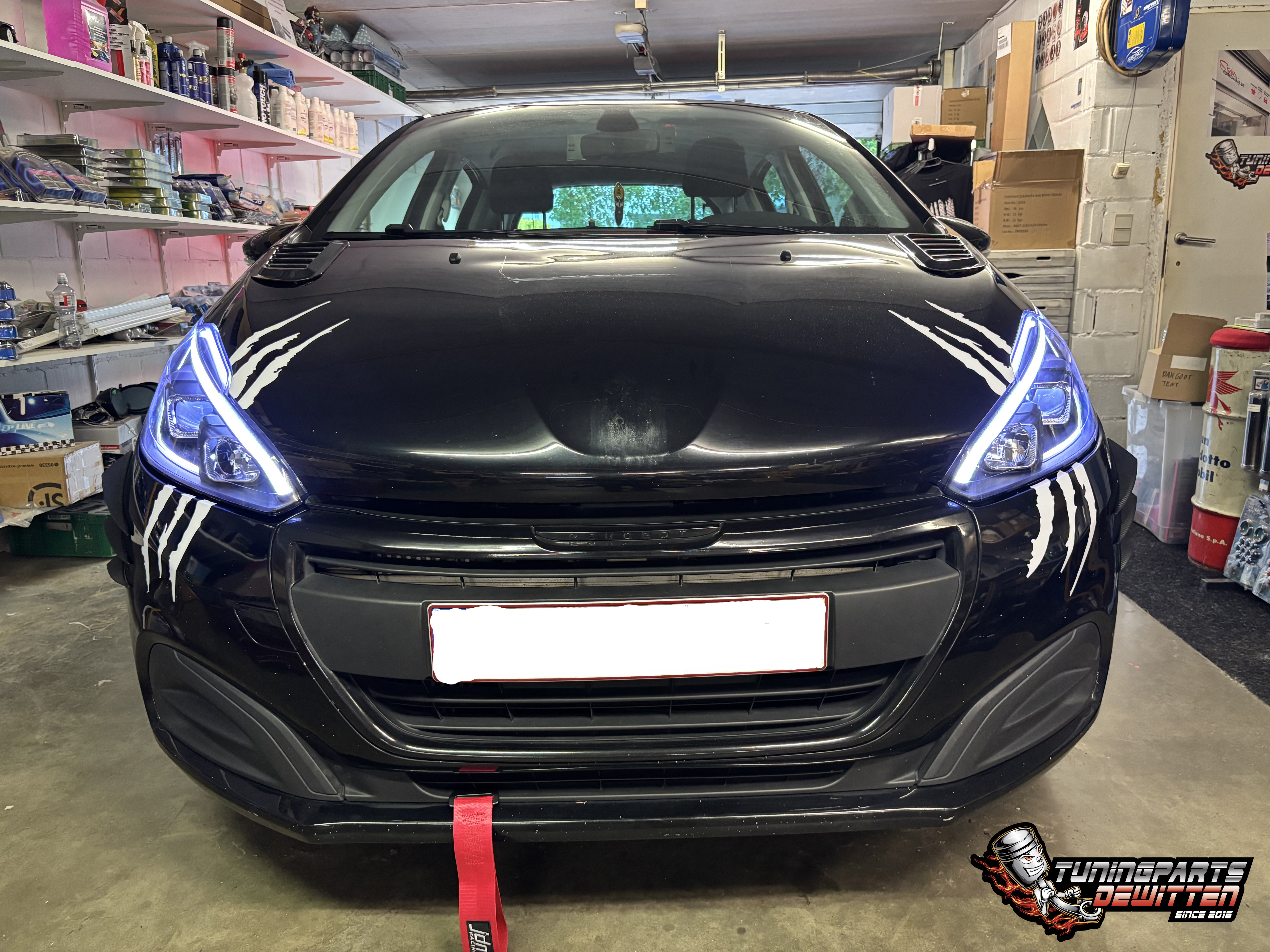 😍😍Deze Peugeot 208 Voorzien van LEDtube Black Koplampen van het Merk X-Line😍😍  😎Bij ons vind u alles wat met Tuning te maken heeft😎 😎Vind u het niet online contacteer ons vrijblijven😎  😀Meer dan 35.000 Artikelen online op onze Webshop😀