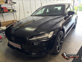 🤙🤙Deze Volvo S60 B5 zijn Remklauwen voorzien van Racing Rosso Kleur🤙🤙