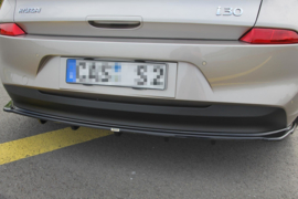 Maxton Design CENTRAL REAR SPLITTER (WITH VERTICAL BARS) HYUNDAI I30 MK3 HATCHBACK Gloss Black