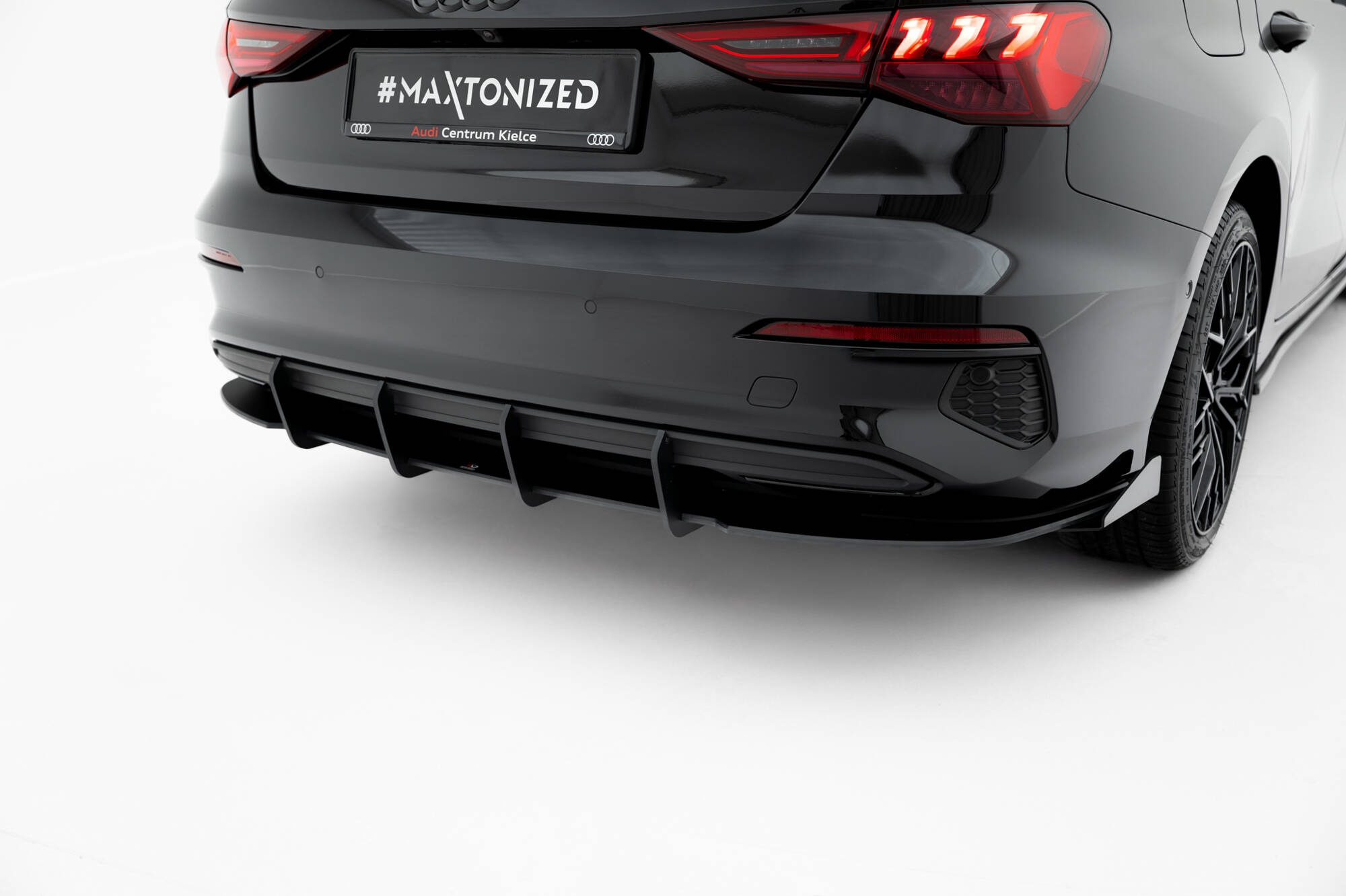 Maxton Design Street Pro Achter Diffuser + Flaps Audi A3 Sedan 8Y