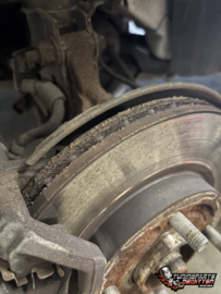 ✌️🛠️Ford KA voorzien van een broodnodige remmen-update. Safety first, style second!🛠️✌️