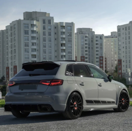 Oneway Complete bodykit passend voor Audi RS3 8V Sportback 2015-2016 - Glanzend zwart
