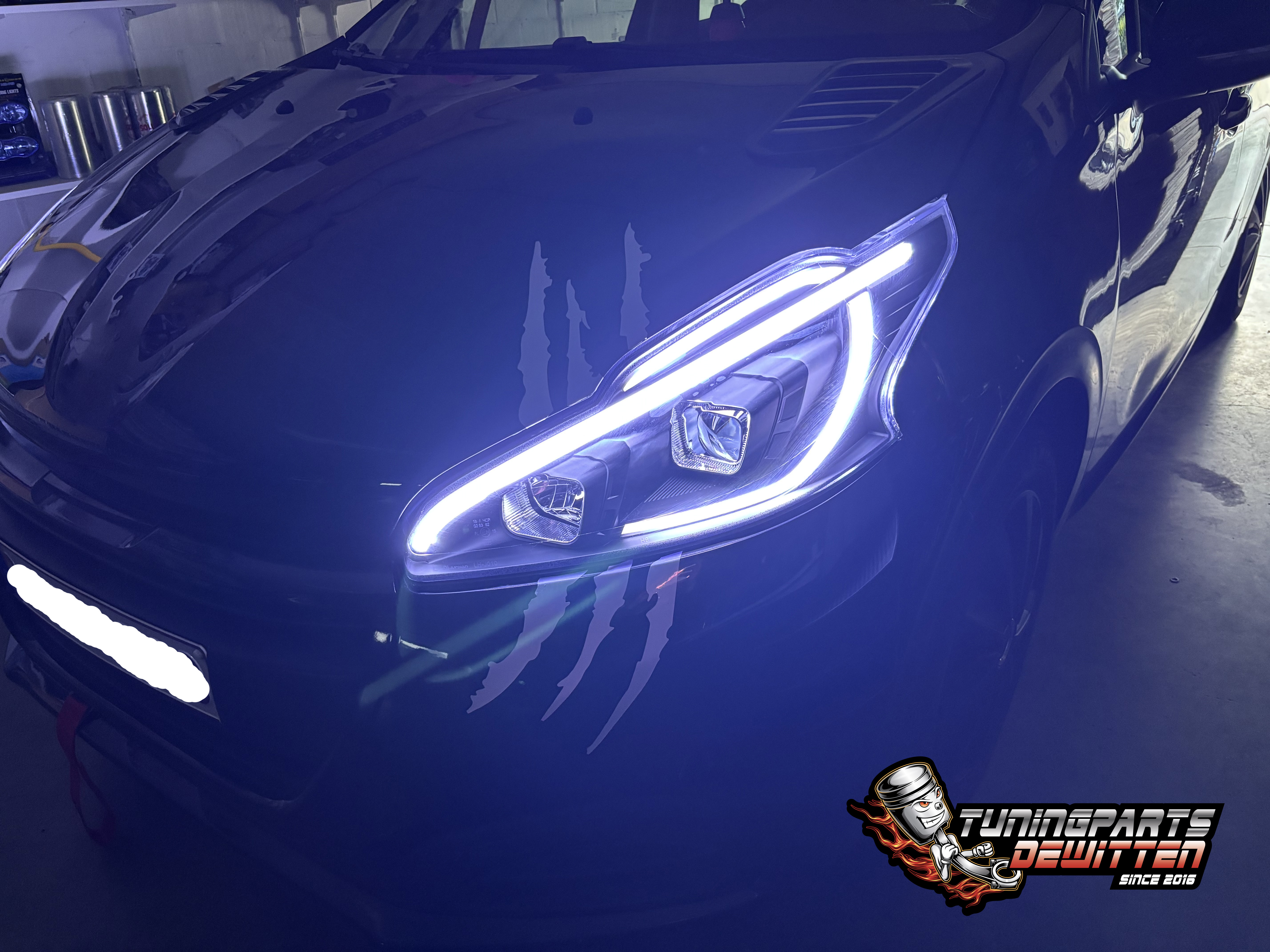 😍😍Deze Peugeot 208 Voorzien van LEDtube Black Koplampen van het Merk X-Line😍😍  😎Bij ons vind u alles wat met Tuning te maken heeft😎 😎Vind u het niet online contacteer ons vrijblijven😎  😀Meer dan 35.000 Artikelen online op onze Webshop😀
