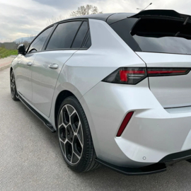 Oneway Complete bodykit passend voor Opel Astra L HB 5-deurs 2021- - Glanzend zwart