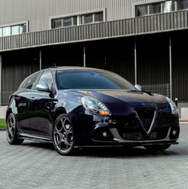 Oneway Voorspoilerlip passend voor Alfa Romeo Giulietta 2010-2020 - Glanzend zwart