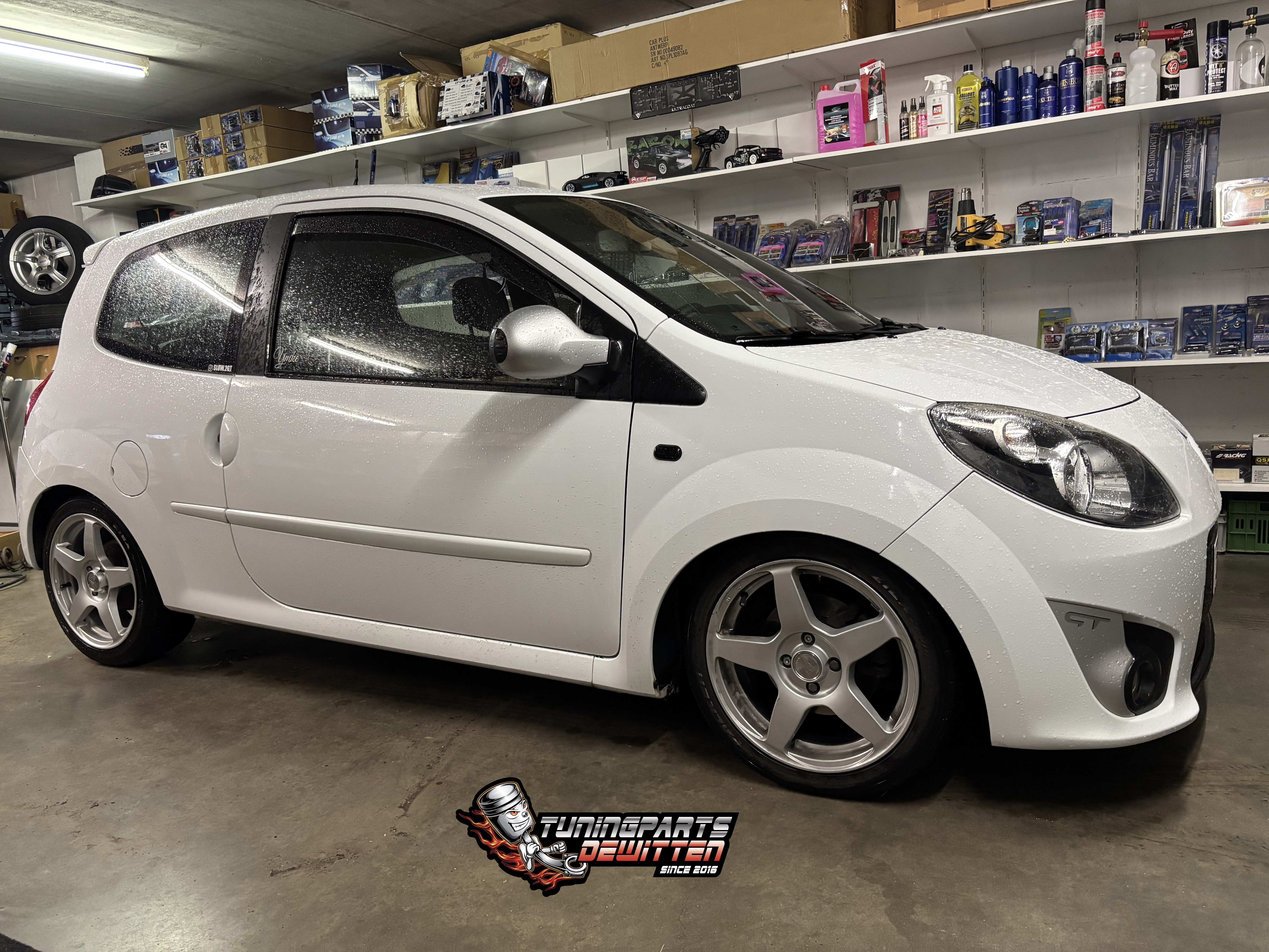 😍😍Deze Renault Twingo GT verlaagd met een AP Sportfahrwerke Schroefset😍😍