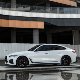 Oneway Set Sideskirts passend voor BMW i4 G26 M-Pack 2021- & 4-Serie G26 M-Pack/M440i 2021-- - Glanzend zwart