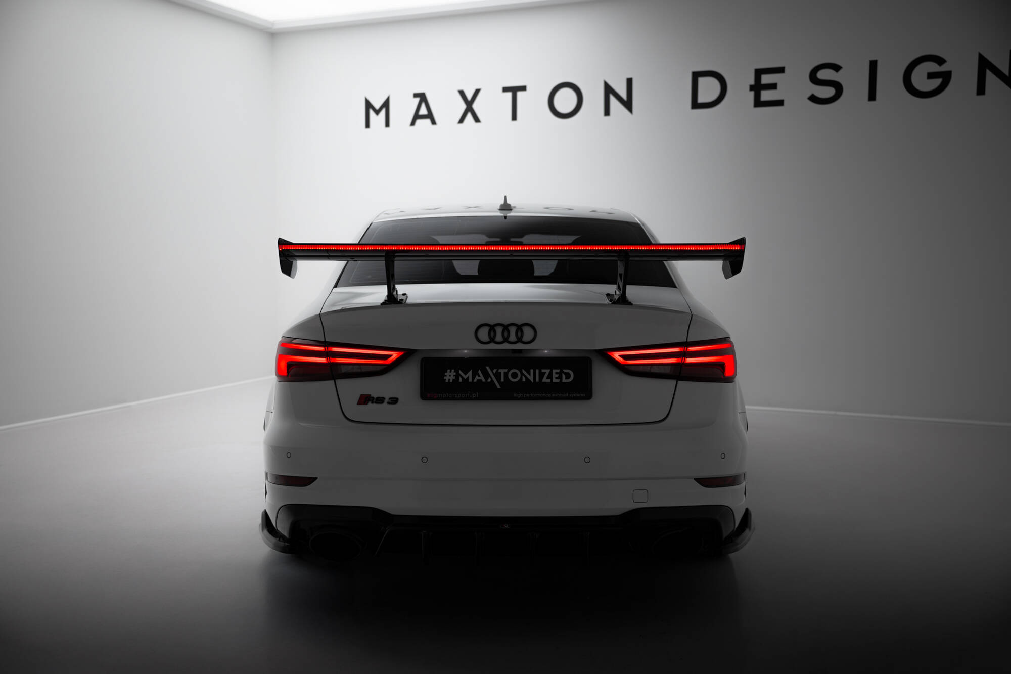 Maxton Design Carbon spoiler met interne beugels + LED Audi A3 / A3 S-Line / S3 / RS3 Sedan 8V / 8V Facelift