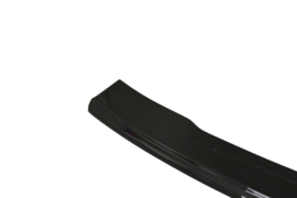 Maxton Design CENTRALE ACHTERSPLITTER AUDI A4 B9 S-LINE Gloss Black
