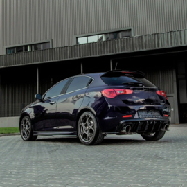 Oneway Achterbumperskirt (Diffuser) passend voor Alfa Romeo Giulietta 2010-2020 - Versie 2 - Glanzend zwart