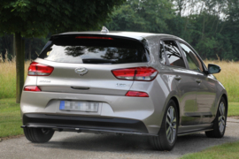 Maxton Design CENTRAL REAR SPLITTER (WITH VERTICAL BARS) HYUNDAI I30 MK3 HATCHBACK Gloss Black