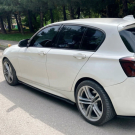 Oneway Set Sideskirts passend voor BMW 1-Serie F20/F21 M-Power 2011-2019 - Versie 2 - Glanzend zwart