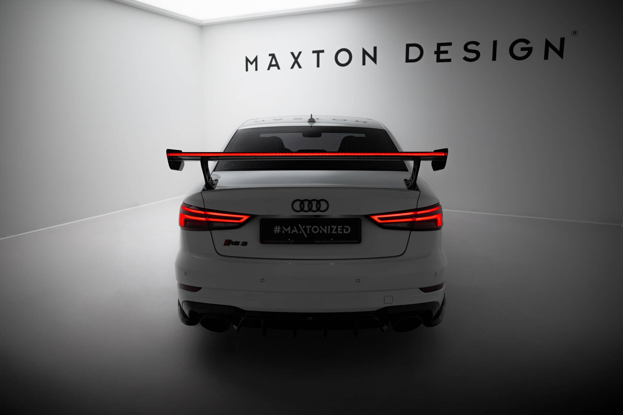 Maxton Design Carbon spoiler met externe beugels + LED Audi A3 / A3 S-Line / S3 / RS3 Sedan 8V / 8V Facelift