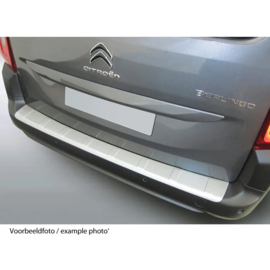 RGM ABS Achterbumper beschermlijst passend voor Volkswagen Golf VII 3/5 deurs 2013-2019 'Ribbed' Zilver