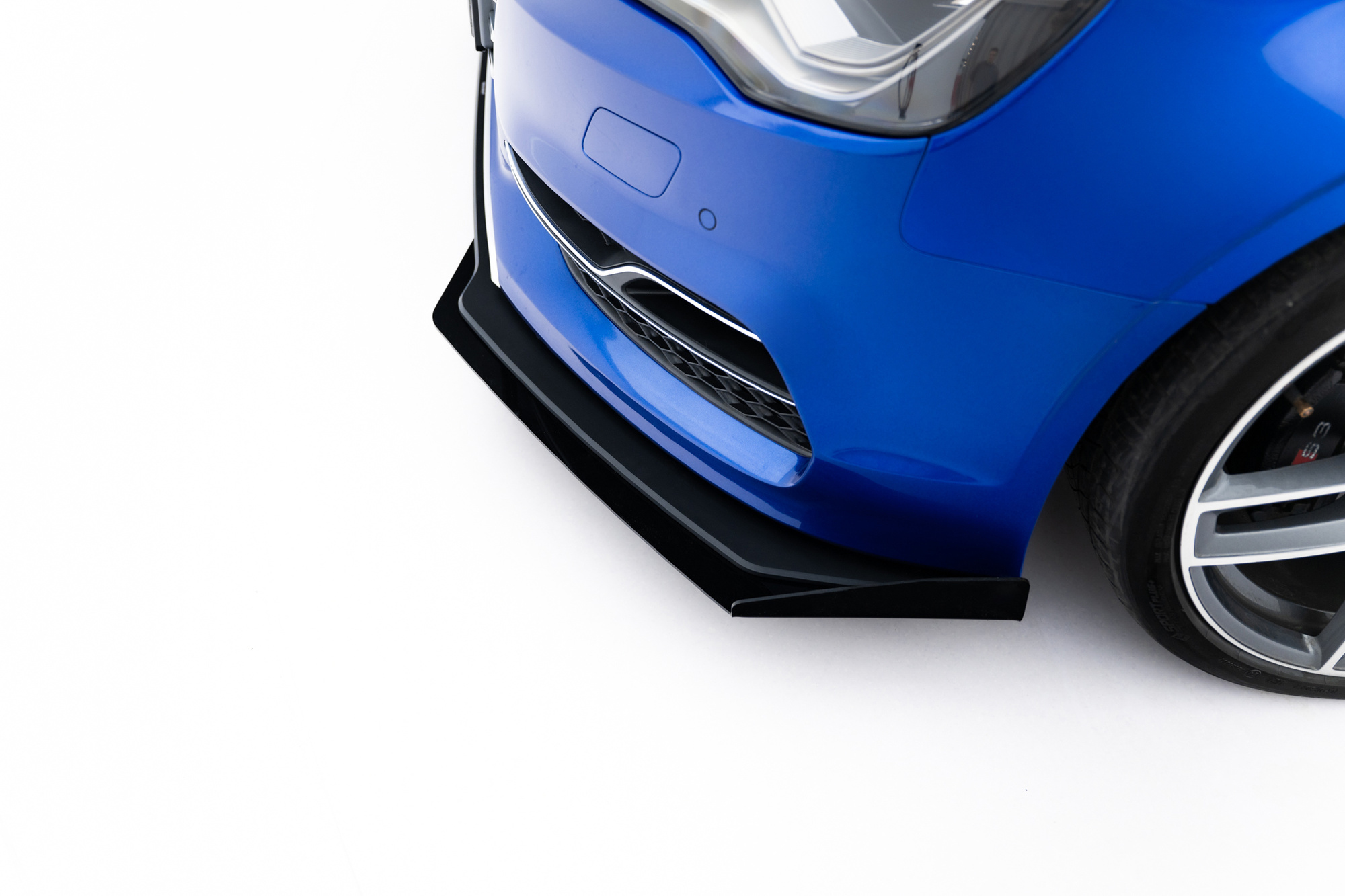 Maxton Design VOORKLEPPEN AUDI S3 / A3 S-LINE SEDAN 8V