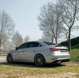 Oneway Achterbumperskirt (Diffuser) passend voor Audi A3 (8V) Sedan Facelift 2016-2020 (dubbele uitlaat L/R) - Glanzend zwart