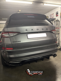 😍😍Nadat we deze Skoda Kodiaq Sportline MK1 facelift voorzien hadden van een Maxton Design Frontlip, Mochten we deze nu ook Voorzien van een Rear Central Splitter (with vertical bars)😍😍