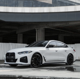 Oneway Complete bodykit passend voor BMW 4-Serie G26 M-Pack/M440i 2021- (met dubbel rond of ovale uitlaatsierstukken) - Glanzend zwart