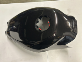 👉👉Ook voor het Wrappen van Motorkappen kan u bij ons terecht👈👈  😍😍Deze Kap Gewrapt in Gloss Ember Black 3M Wrapfolie voor onze klant😍😍  www.tuningparts-dewitten.be  #Tuningpartsdewitten #grootstetuningwebshopvanbelgie #wrapped #wrapping #wrap #mot