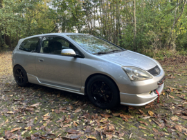 😍😍Deze Honda Civic EP2 Sport Voorzien van 3cm Verlagingsveren & Japan Racing Wheels JR3 gemonteerd😍😍