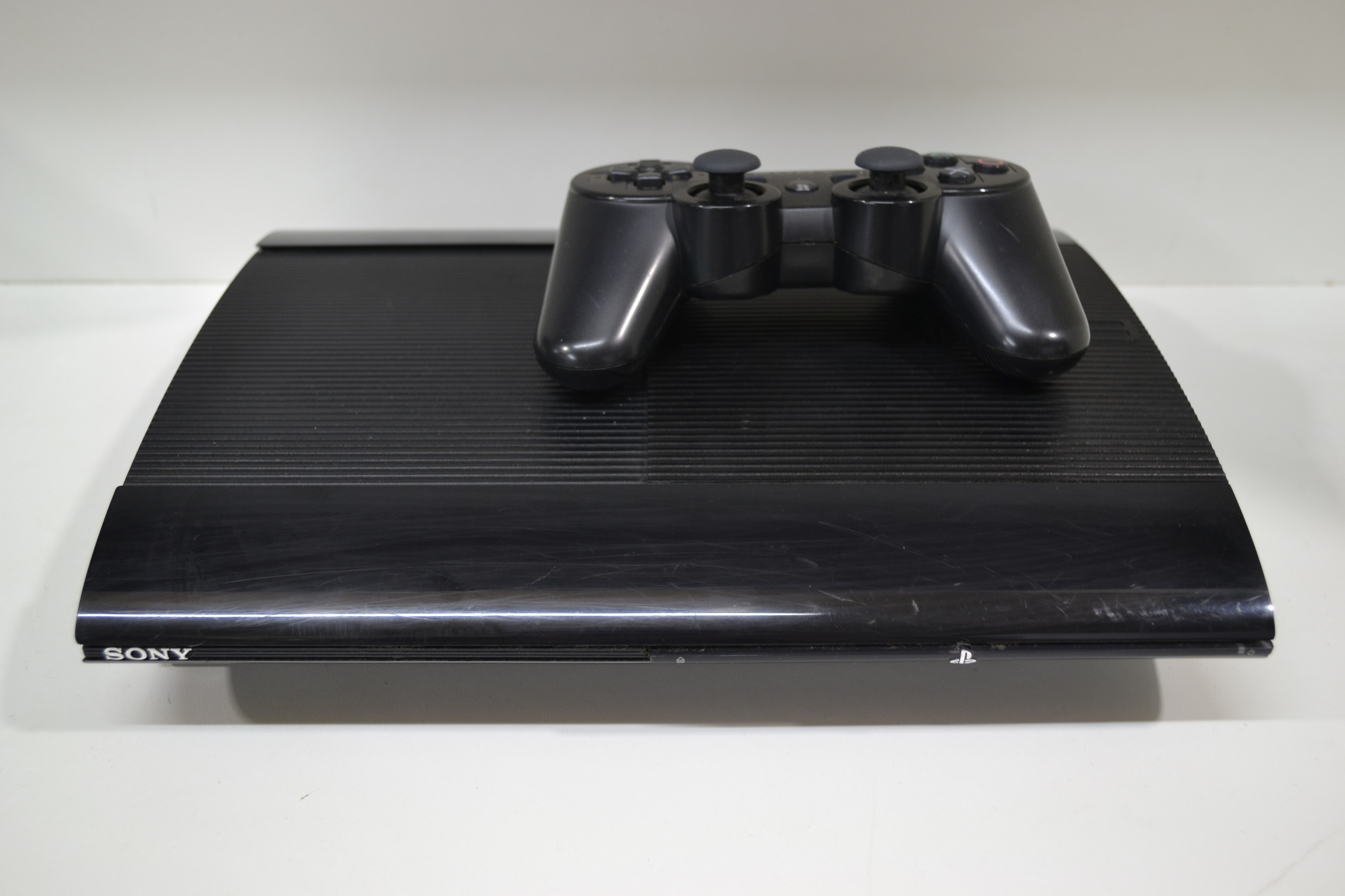 PlayStation 3 Super Slim - 500 GB Console Set​ (USED)