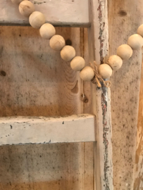 OUDE LADDER IN CRÈME