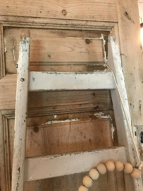 OUDE LADDER IN CRÈME