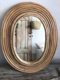 MOOIE SPIEGEL VAN ROTAN/komt weer binnen 