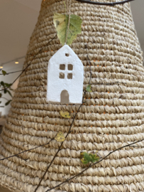 HUISJE VAN PAIER MACHE