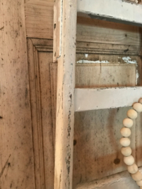 OUDE LADDER IN CRÈME