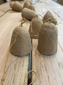 SLINGER BELLS VAN AFVALPAPIER