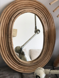 MOOIE SPIEGEL VAN ROTAN/komt weer binnen 