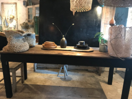 Stoere tafel met mooi houten blad/ verkocht