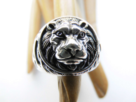 Zilveren leeuw safari ring.