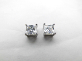 Zilveren vierkante zirkonia oorknoppen 5 mm (per paar)