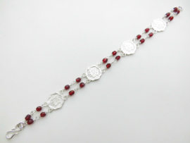 Zilveren chinees karakter "geluk" rode kralen bracelet.