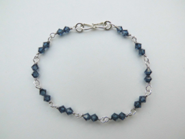 Zilveren polar blauwe kralen bracelet.