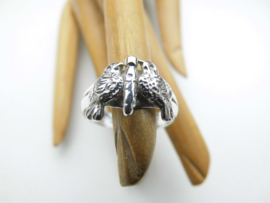 Zilveren duifjes met rijstkorrel ring.