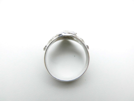 Zilveren cupido ring.