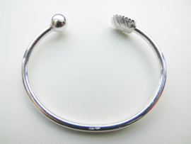 Zilveren kinderen boei armband. (indiaan-bal)