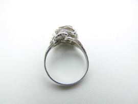 Zilveren bloem ring.