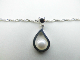 Zilveren singapore ketting met synth. parel hanger.