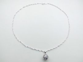 Zilveren singapore ketting met hartjes bal hanger.