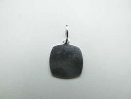 Zilveren baby graveerplaatje hanger.