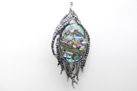 Broche parelmoer veren.