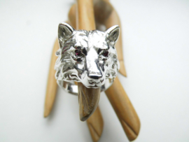 Zilveren wolf/hond ring met rode ogen.