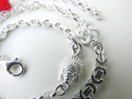 Zilveren baby/kind allakondre ketting.