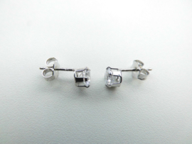 Zilveren zirkonia oorknoppen 5 mm (per paar)